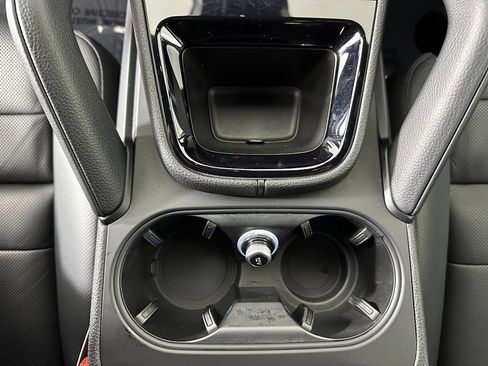 Certified 2025 Porsche Cayenne AWD/4WD image 31