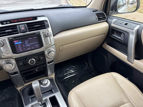 Used 2013 Toyota 4Runner SR5 image 27