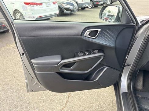 Used 2023 Kia Soul EX image 13
