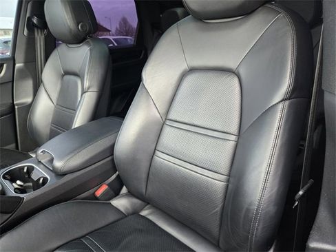 Used 2019 Porsche Cayenne image 14