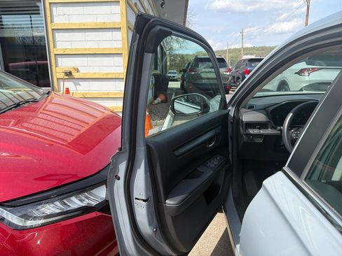 Used 2024 Honda CR-V LX image 14