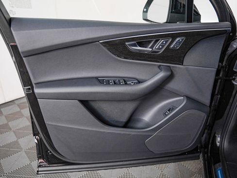 Used 2023 Audi Q7 2.0T Premium w/ Convenience Package image 24