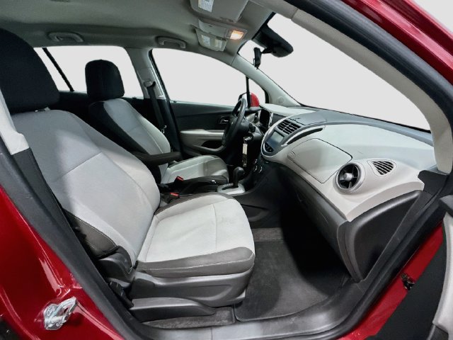 Used 2015 Chevrolet Trax LS AWD/4WD image 24