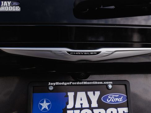 Used 2023 Chrysler Voyager LX image 49