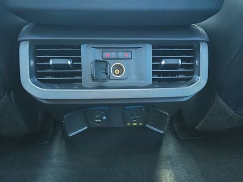 Used 2021 Ford F150 Platinum w/ Equipment Group 701A High AWD/4WD image 17