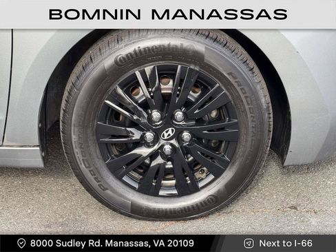 Used 2017 Hyundai Elantra SE FWD image 7