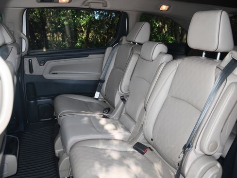 Used 2023 Honda Odyssey Elite image 17