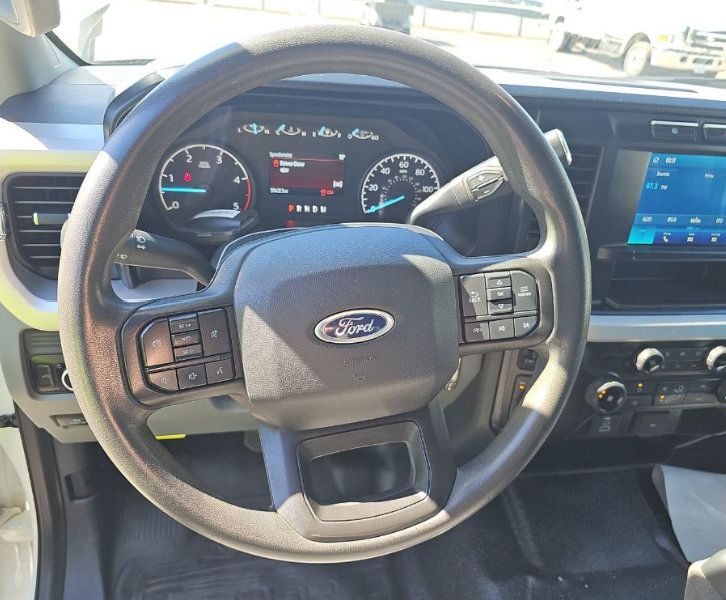 Used 2023 Ford F350 XLT AWD/4WD image 4