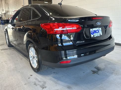 Used 2017 Ford Focus SE w/ Cold Weather Package FWD image 3