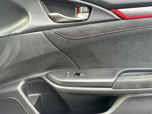 Used 2018 Honda Civic Type R image 21
