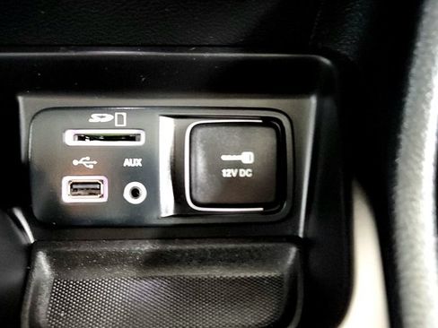 Used 2017 Jeep Cherokee Limited AWD/4WD image 32