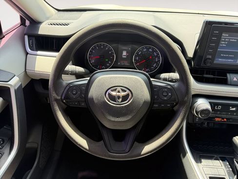 Used 2019 Toyota RAV4 XLE FWD image 12