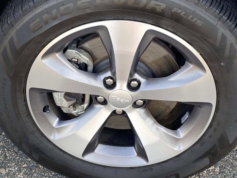 Certified 2022 Jeep Cherokee Limited image 30