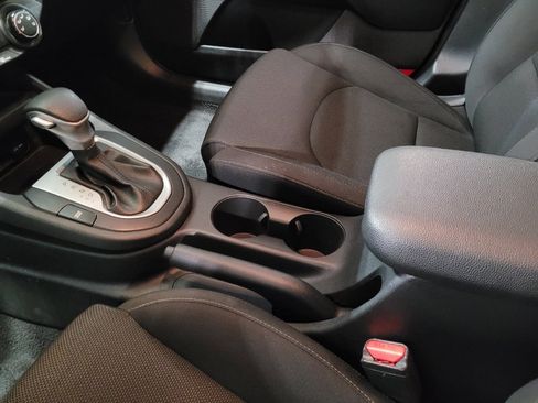 Used 2022 Kia Forte LXS w/ LXS Technology Package FWD image 26