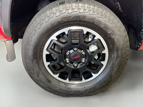 Used 2025 Toyota Tacoma TRD Off-Road AWD/4WD image 13