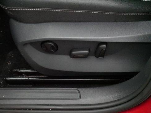 Used 2022 Volkswagen Taos SE image 20