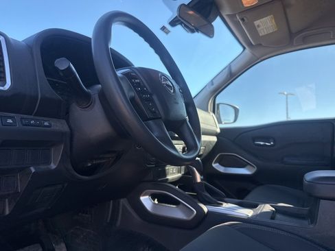 Certified 2022 Nissan Frontier SV image 31