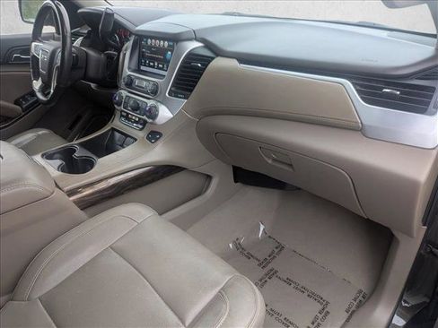 Used 2020 GMC Yukon XL SLT w/ Premium Edition RWD image 26