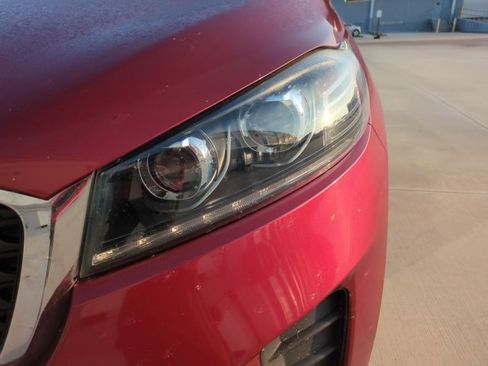 Used 2020 Kia Sorento LX FWD image 9
