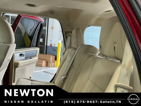 Used 2017 Ford Expedition XLT RWD image 14