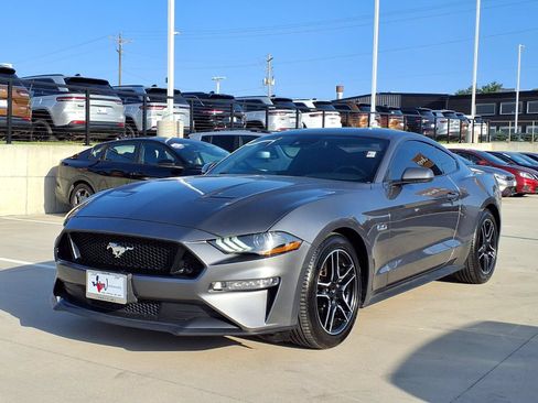 Used 2022 Ford Mustang GT RWD image 3
