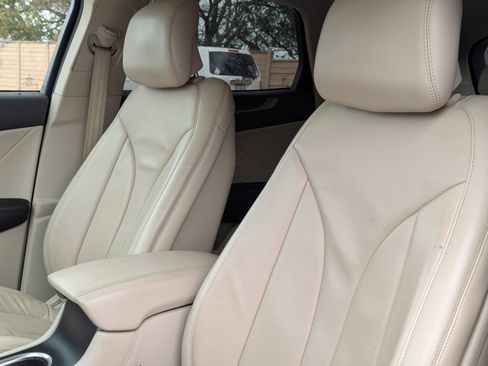 Used 2019 Lincoln MKC Reserve w/ MKC Climate Package image 14