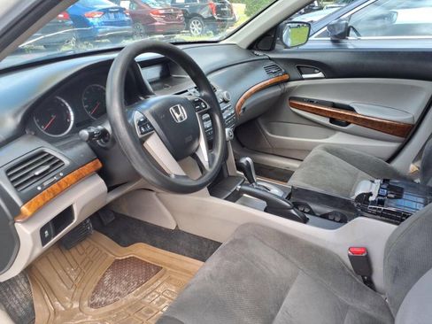 Used 2011 Honda Accord EX image 11