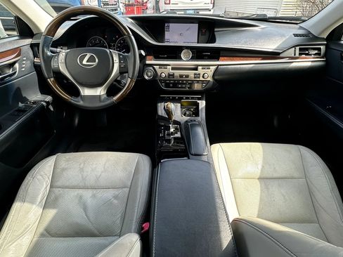 Used 2013 Lexus ES 350 w/ Luxury Pkg FWD image 11