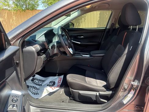Used 2025 Nissan Sentra SR FWD image 12