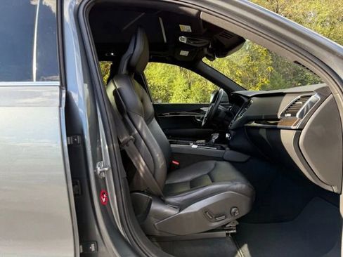 Used 2018 Volvo XC90 T6 Momentum w/ Convenience Package image 30