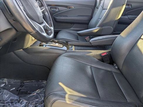 Used 2021 Honda Pilot Touring image 14