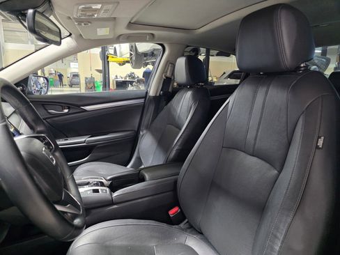 Used 2016 Honda Civic Touring image 22