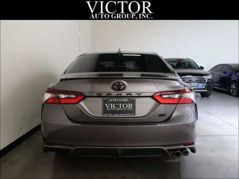 Used 2021 Toyota Camry SE FWD image 9
