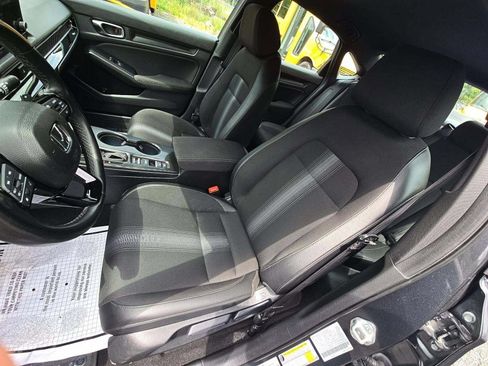 Used 2025 Honda Civic Sport image 6