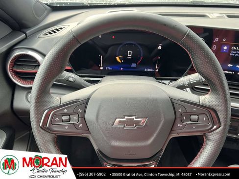 Certified 2024 Chevrolet Trax RS w/ Driver Confidence Package FWD image 18