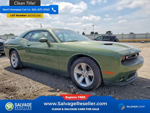 Used 2023 Dodge Challenger SXT RWD image 5