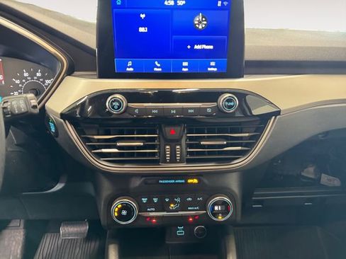 Used 2020 Ford Escape SE image 5