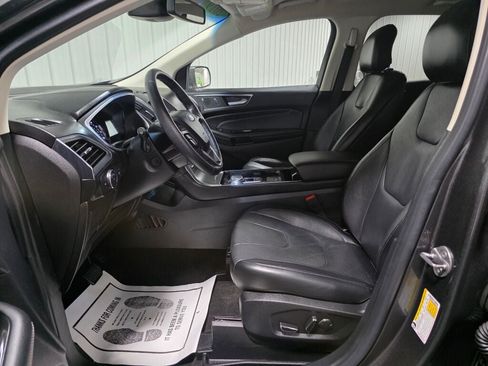 Used 2019 Ford Edge Titanium FWD image 9