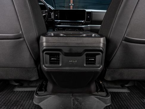 Used 2024 Chevrolet Silverado 1500 LT Trail Boss w/ Convenience Package II AWD/4WD image 32
