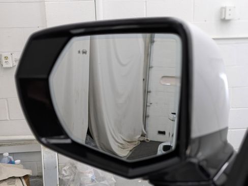 Used 2021 GMC Yukon Denali w/ Denali Premium Package image 20