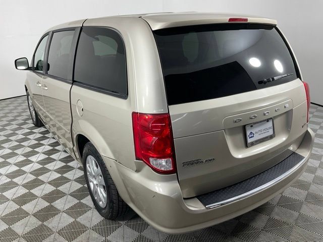 Used 2016 Dodge Grand Caravan SE w/ Quick Order Package 29E SE FWD image 5