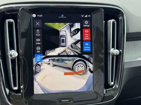 Used 2026 Volvo XC40 B5 Plus w/ Protection Package Premier AWD/4WD image 29