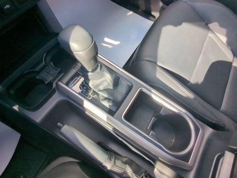Used 2022 Toyota Tacoma Limited AWD/4WD image 21