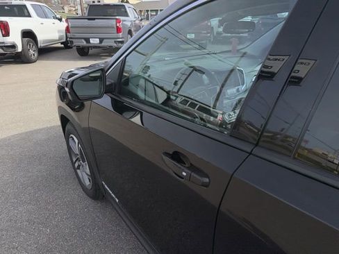 Used 2021 GMC Terrain SLT image 25