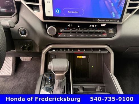 Used 2024 Toyota Tundra Limited image 33