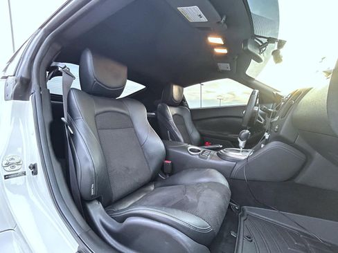 Used 2014 Nissan 370Z Touring w/ Sport Package image 15