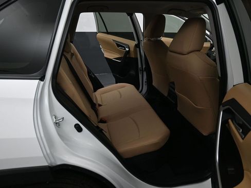 Used 2025 Toyota RAV4 XLE image 30