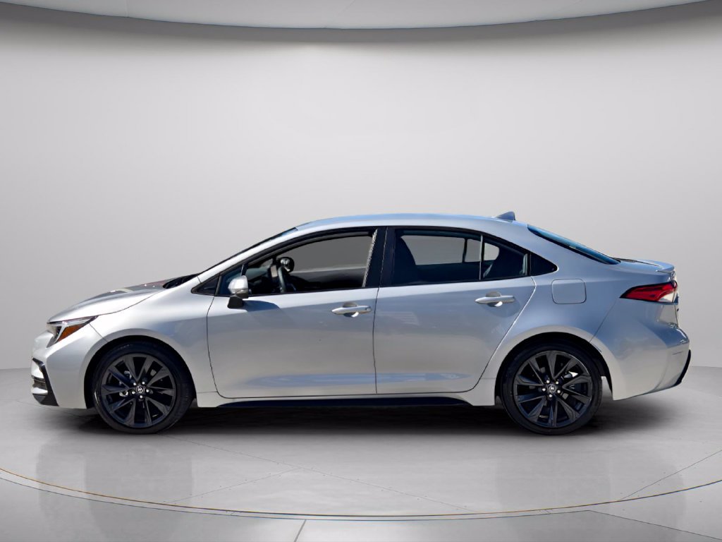 Used 2024 Toyota Corolla SE FWD image 3