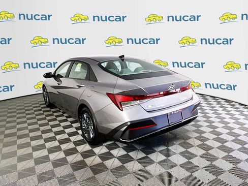 Used 2024 Hyundai Elantra SEL image 5