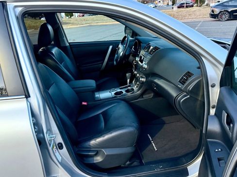 Used 2012 Toyota Highlander SE image 15